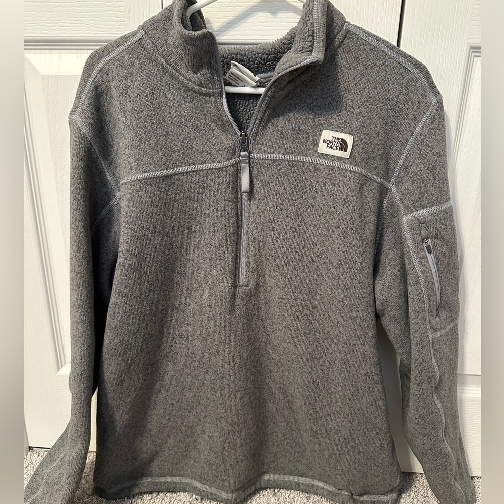 Men’s north face pullover